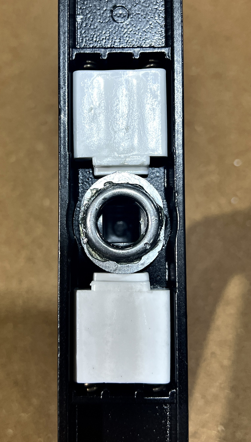 26.85.7024 Пара ручек на длинной планке межосевое 85 мм. RAL7024. Графит